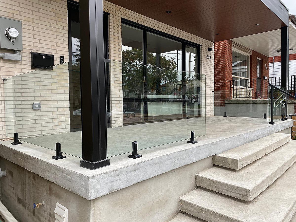 Exterior Glass Railing